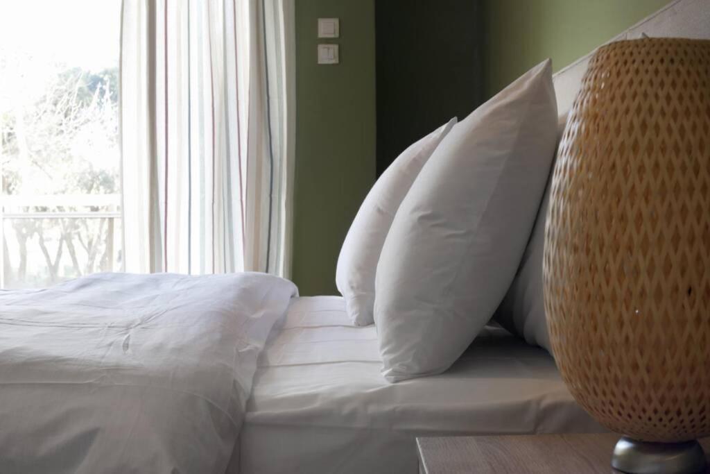 Palaio Faliro, A Bright And Spacious Apartment Athén Kültér fotó